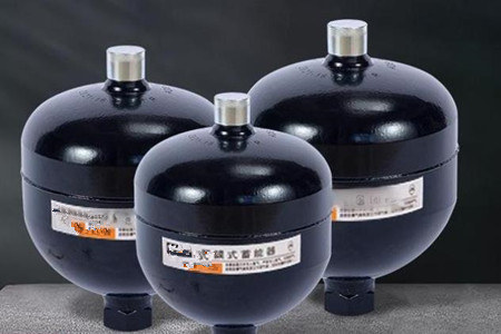 老手都這樣選用皮囊式蓄能器，你學到了嗎?